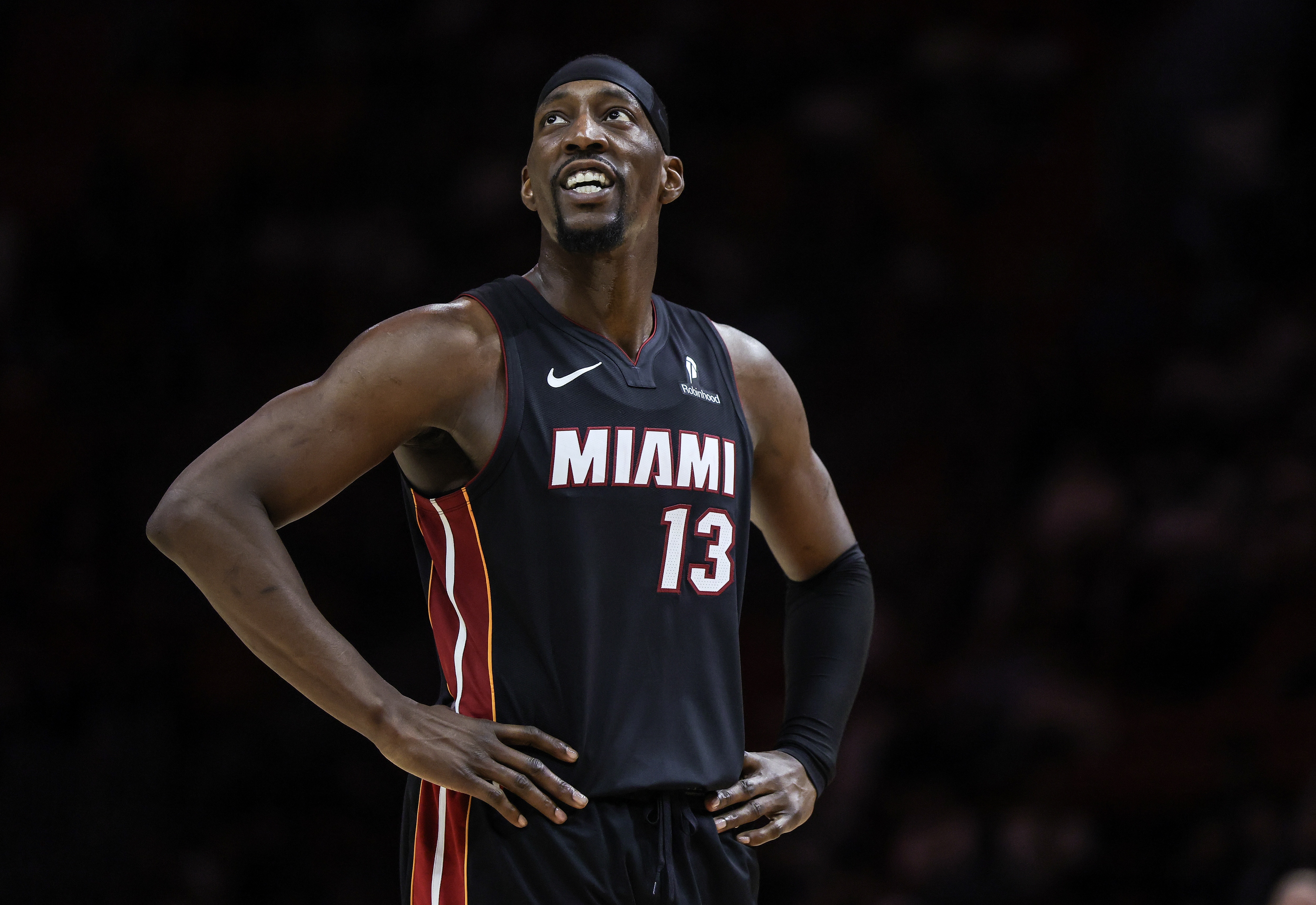 开云官方直播-追梦谈阿德巴约“刷分”:为什么要为赢球感到抱歉?时间又还没到